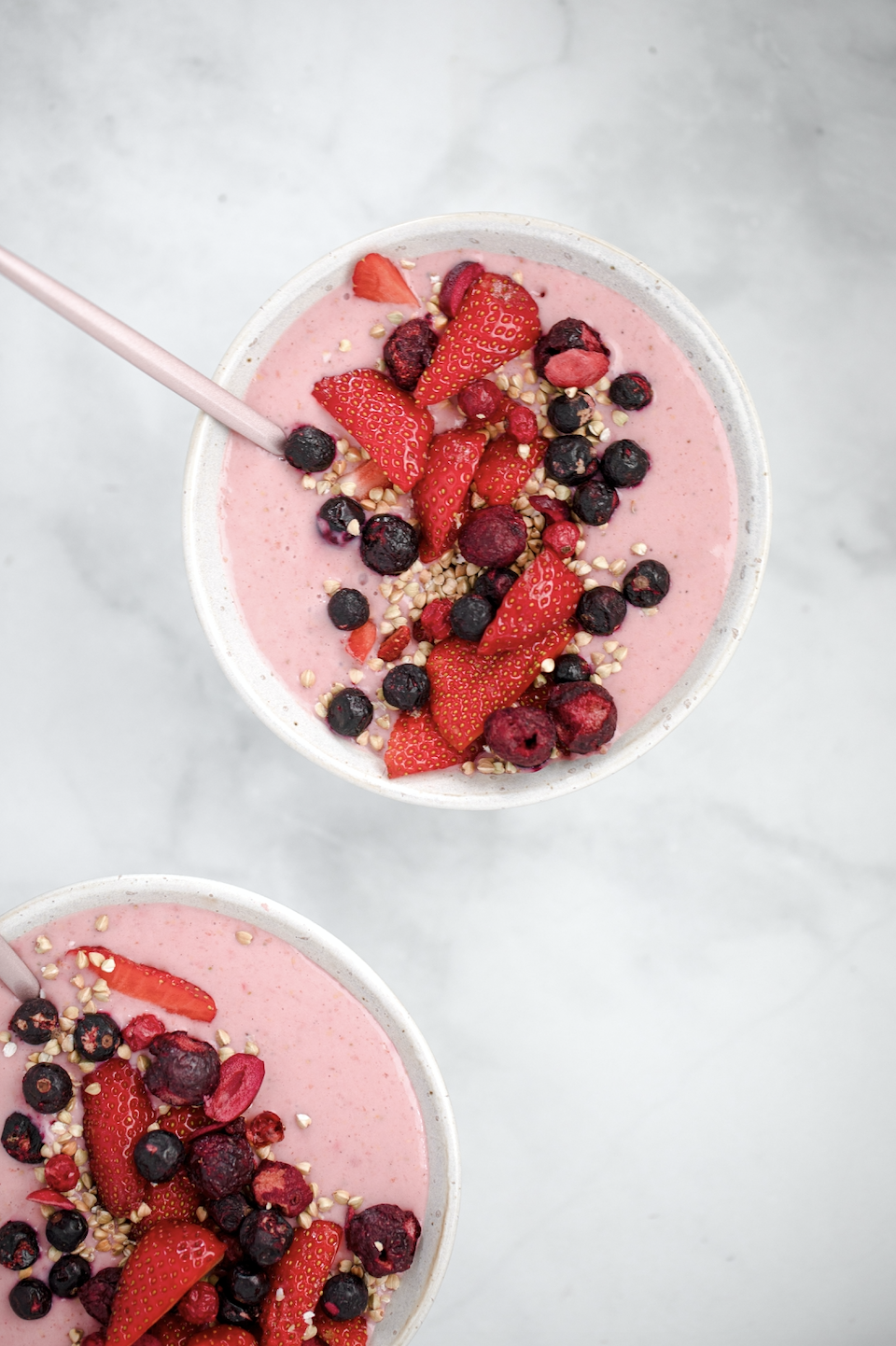 aardbei smoothie bowl